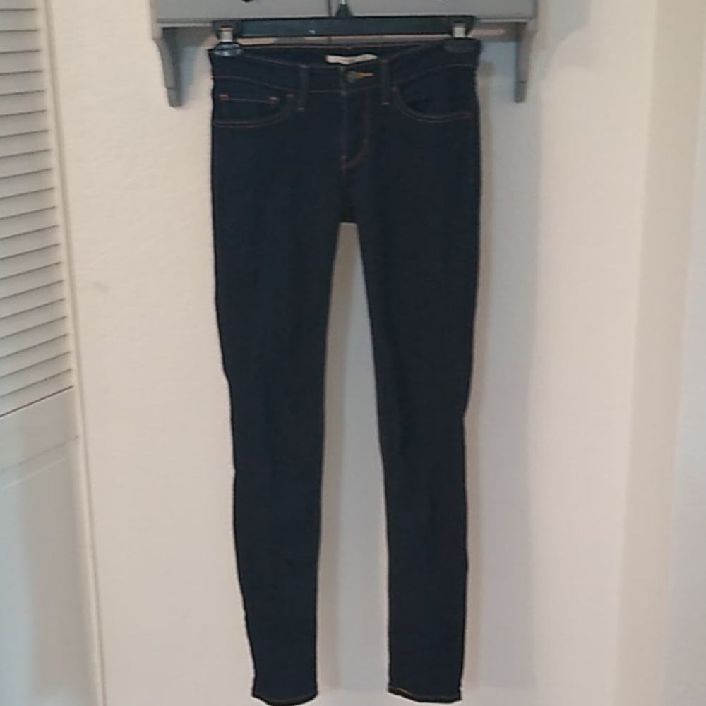 Levis dark wash skinny jean size 27